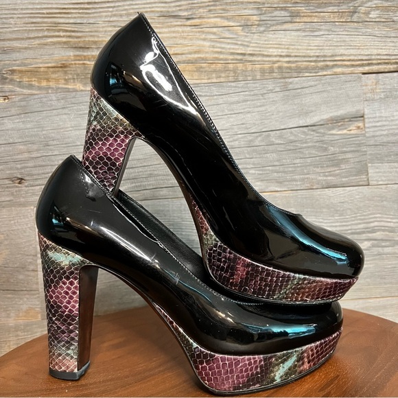 Platform Donald Pliner Black Patent Leather Snake Print Heel - Picture 1 of 16